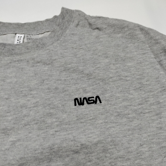H&M NASA Sweatshirt - Picture 4 of 6